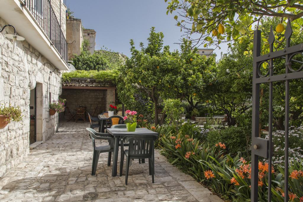 B&B Il Giardino Dei Mandarini Модика Экстерьер фото